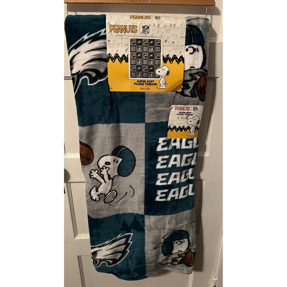 Peanuts Snoopy Philadelphia Eagles NFL Super Soft Plush Throw Blanket 60x70 NWT